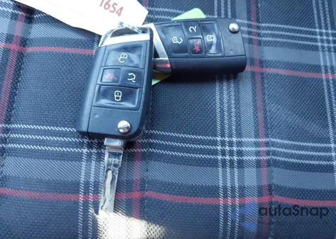 2016 Volkswagen Golf Gti S 4-Door z USA, uszkodzony, nr VIN 3VW4T7AU4GM020081